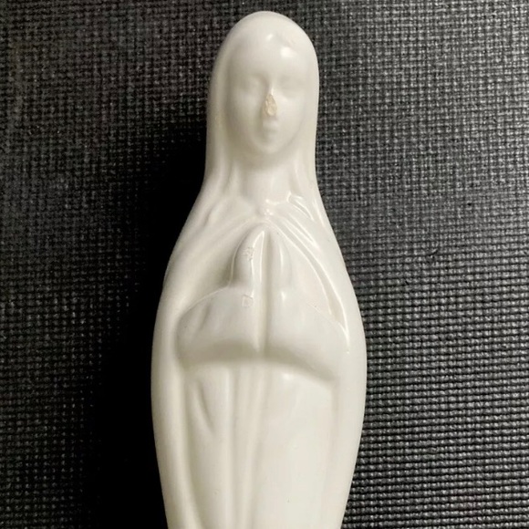 Vintage Porcelain Praying Virgin Mary Figurine